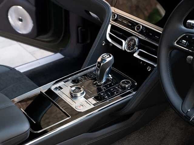 29:Bentley Flying Spur Speed First Edition V8 Hybrid, Saloon, British Racing Green IV Satin, Jack Barclay