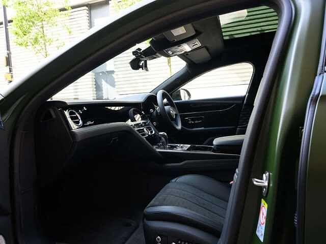 23:Bentley Flying Spur Speed First Edition V8 Hybrid, Saloon, British Racing Green IV Satin, Jack Barclay