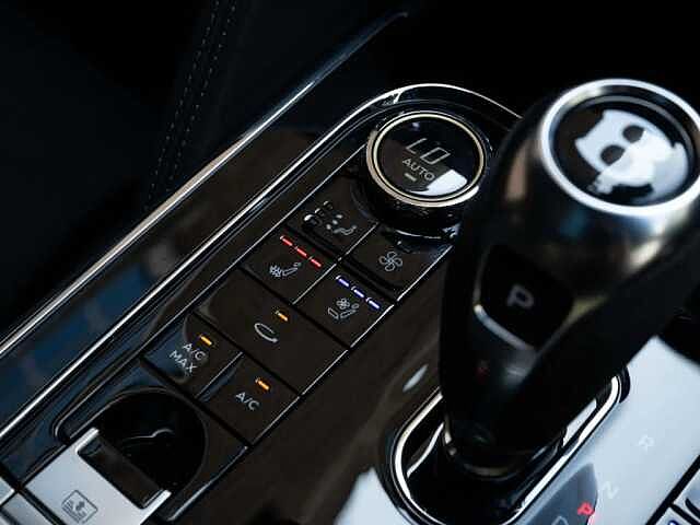 41:Bentley Flying Spur Speed First Edition V8 Hybrid, Saloon, British Racing Green IV Satin, Jack Barclay