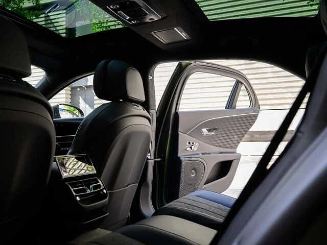 25:Bentley Flying Spur Speed First Edition V8 Hybrid, Saloon, British Racing Green IV Satin, Jack Barclay