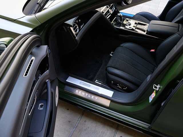 33:Bentley Flying Spur Speed First Edition V8 Hybrid, Saloon, British Racing Green IV Satin, Jack Barclay